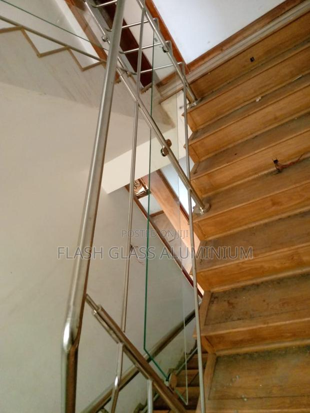 Custom Handrails in Stainless Steel
With Glass - thumbnail 8