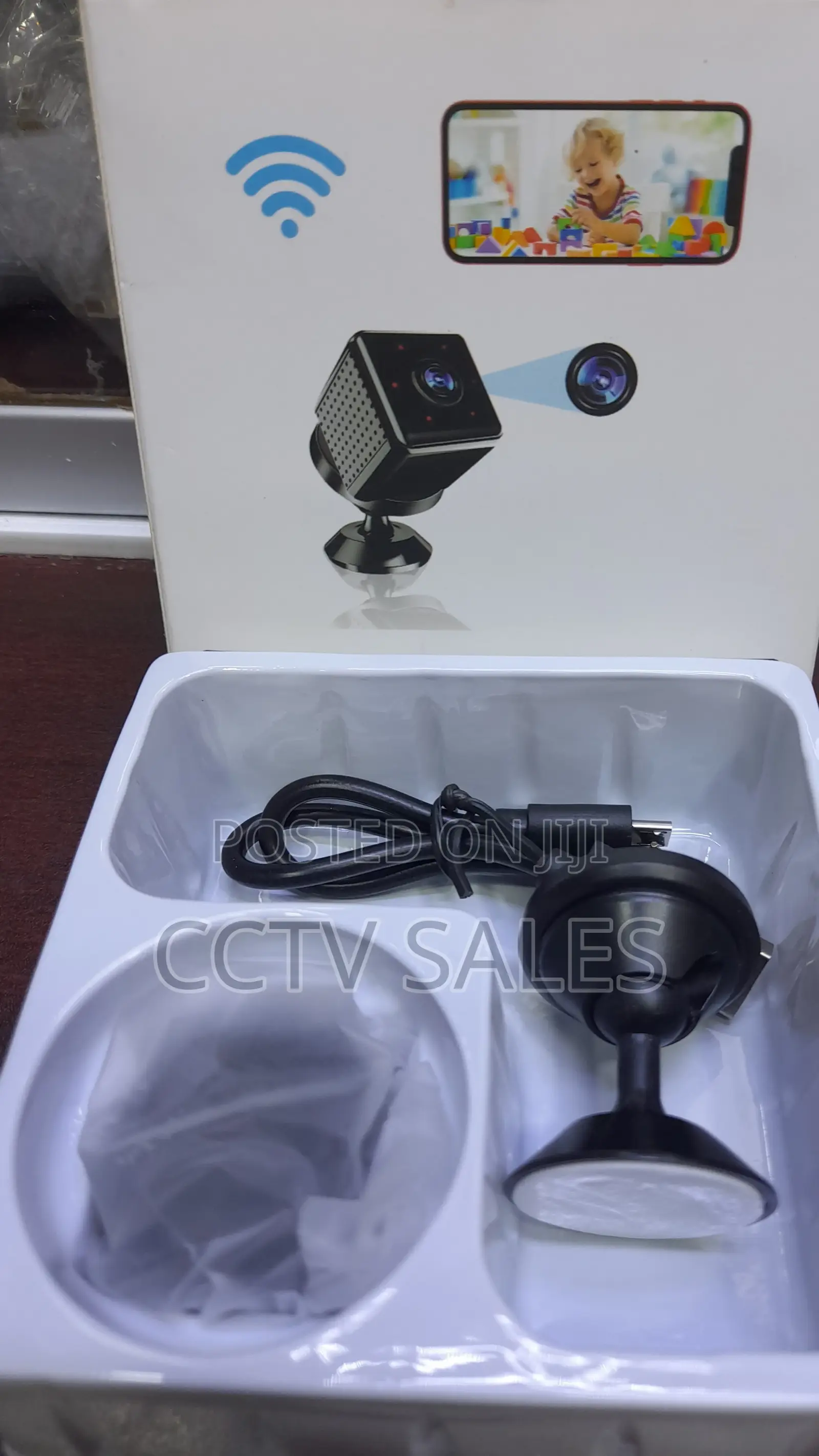 Hidden Wifi Pinhole Camera W8