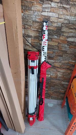 Dumpy Level Tripod+Stadia Staff - thumbnail 2