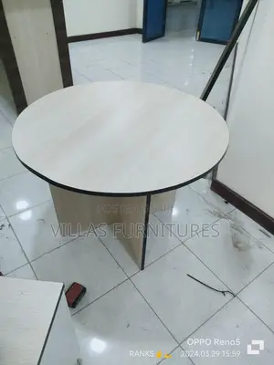 Round Board Room Table