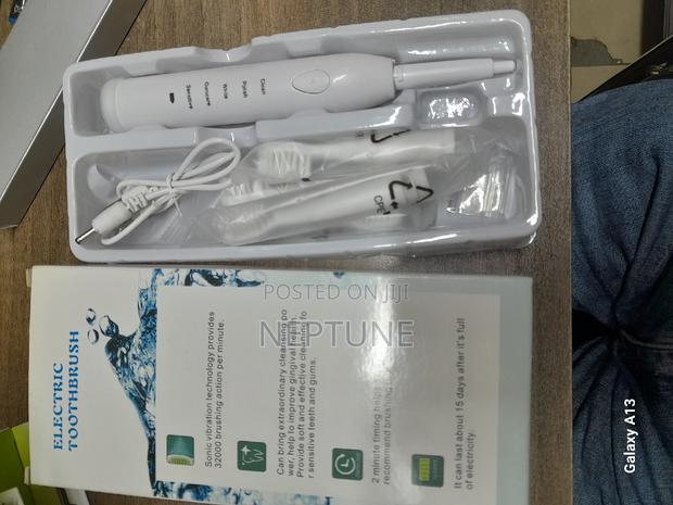 Electric/Re-Chargable Toothbrush - main view