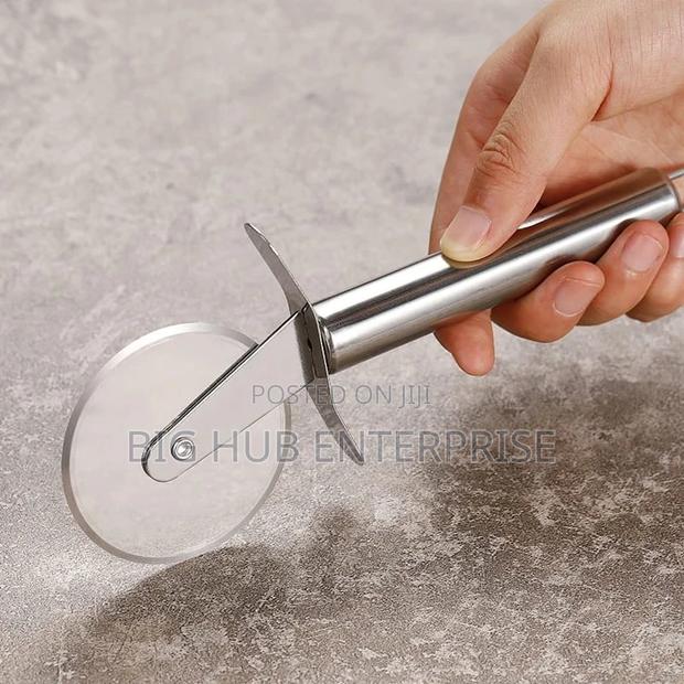 Light Weight Stainless Steel Pizza Cutter