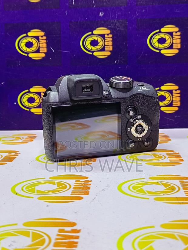 Fujifilm Sharp Camera - thumbnail 2