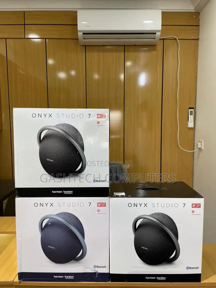 Onyx Studio 7