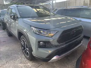 Toyota RAV4 Adventure 2019 Green
