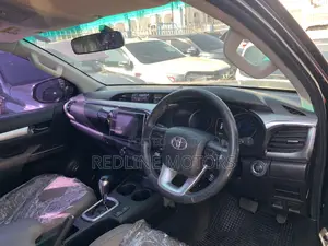 Toyota Hilux 2016 Matt Black