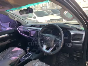 Toyota Hilux 2016 Matt Black