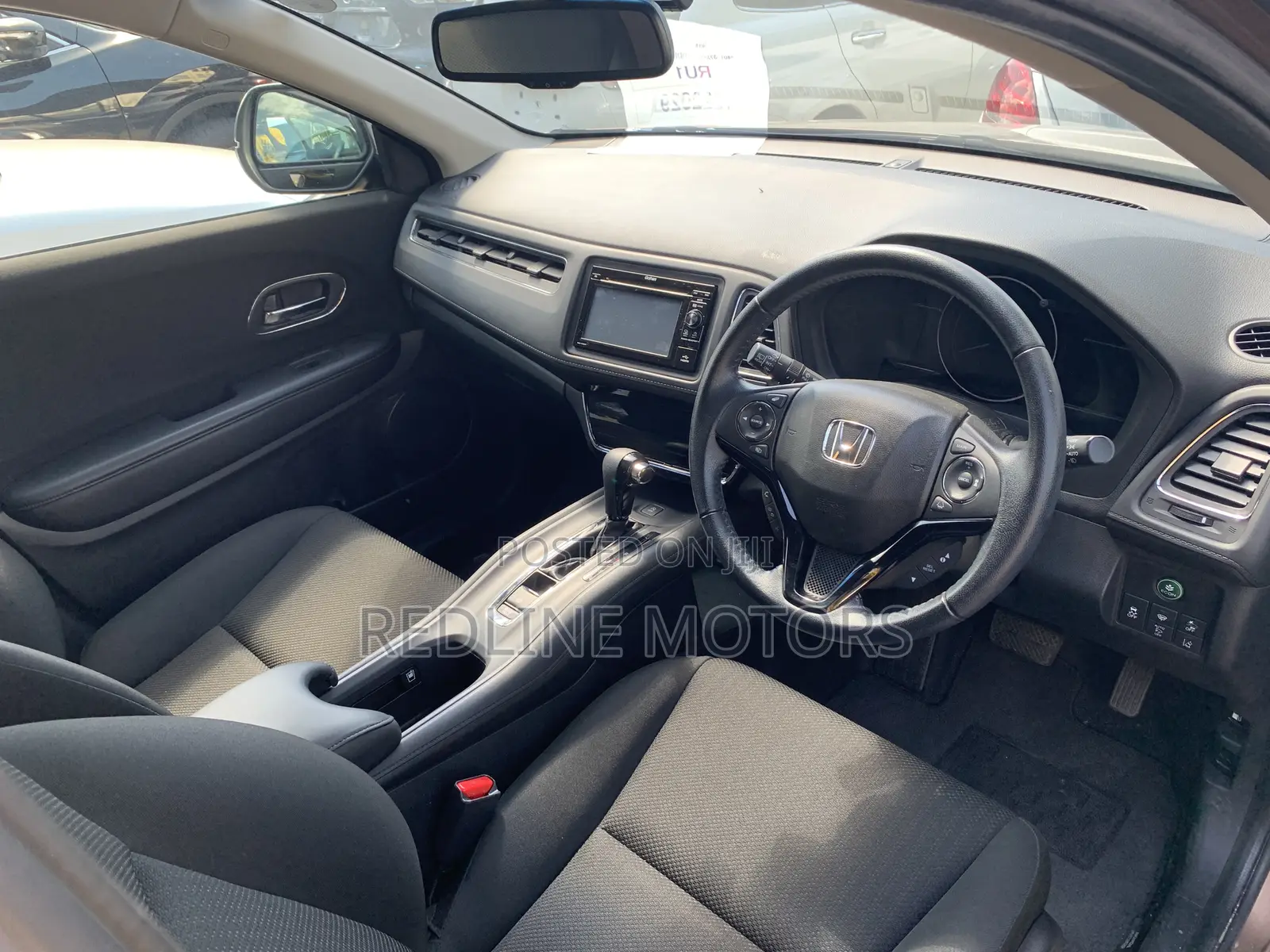 Honda Vezel 1.5 2WD 2017 Gold