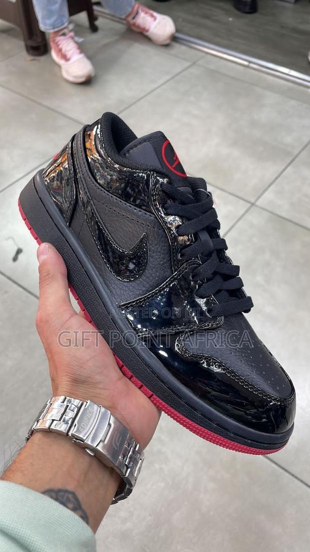 Black Nike SB Dunk Sneakers - main view