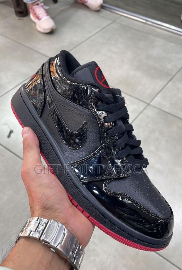 Black Nike SB Dunk Sneakers - thumbnail 3