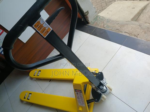 Pallet Truck . - thumbnail 2