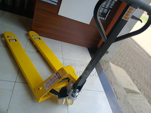 Pallet Truck . - thumbnail 3