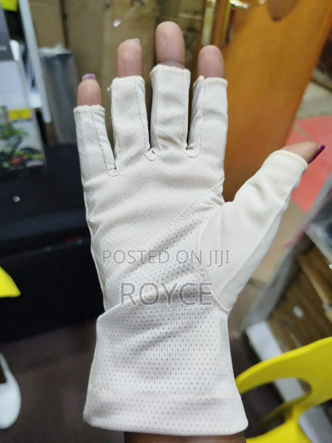 Anti-Uv Gloves for Gel Nail Lamp -{ Pair }