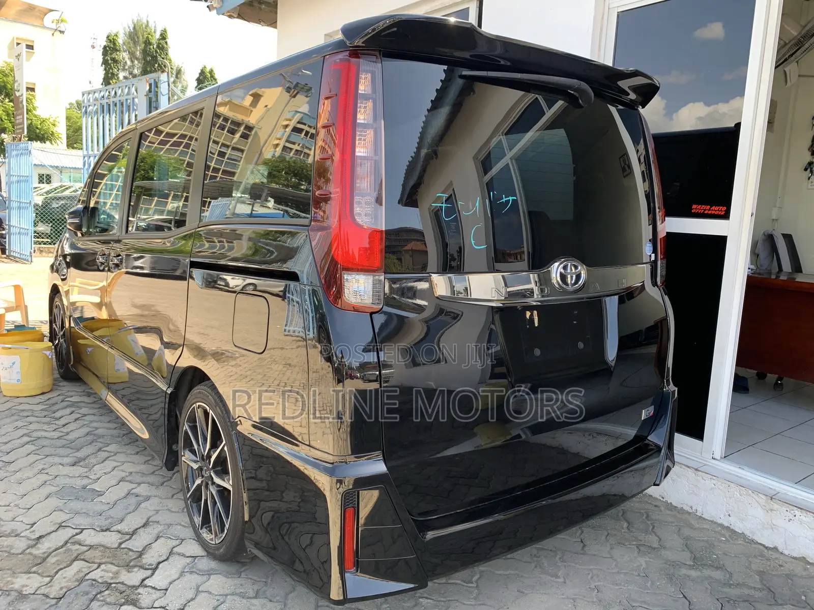 Toyota Noah 2.0 FWD (6 Seater) 2017 Black
