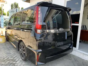 Toyota Noah 2.0 FWD (6 Seater) 2017 Black