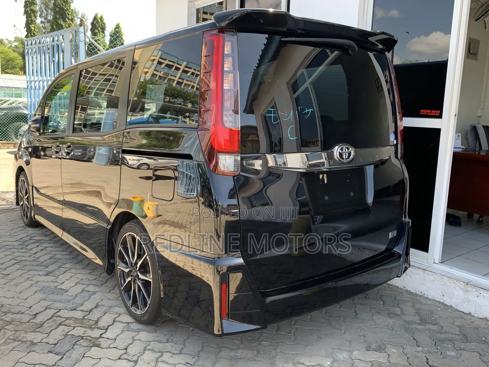 Toyota Noah 2.0 FWD (6 Seater) 2017 Black