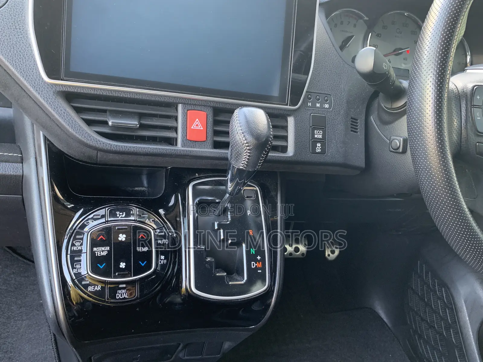 Toyota Noah 2.0 FWD (6 Seater) 2017 Black