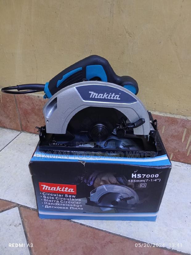 Powerful Makita Circular Saw 7 Inches - main view