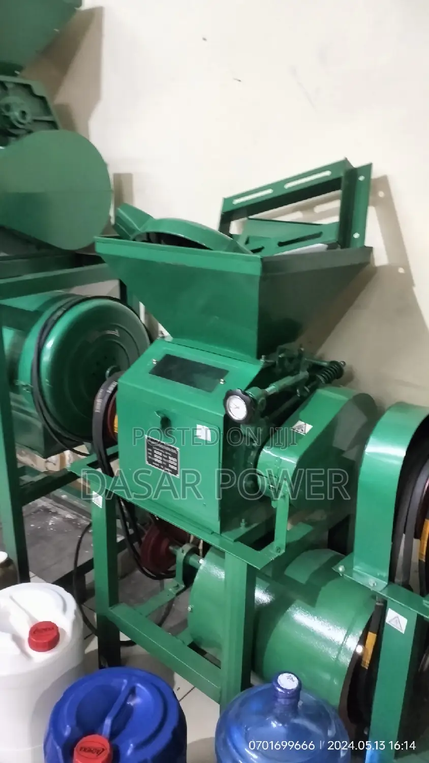 7.5hp Roller Mill Complete With Crusher.