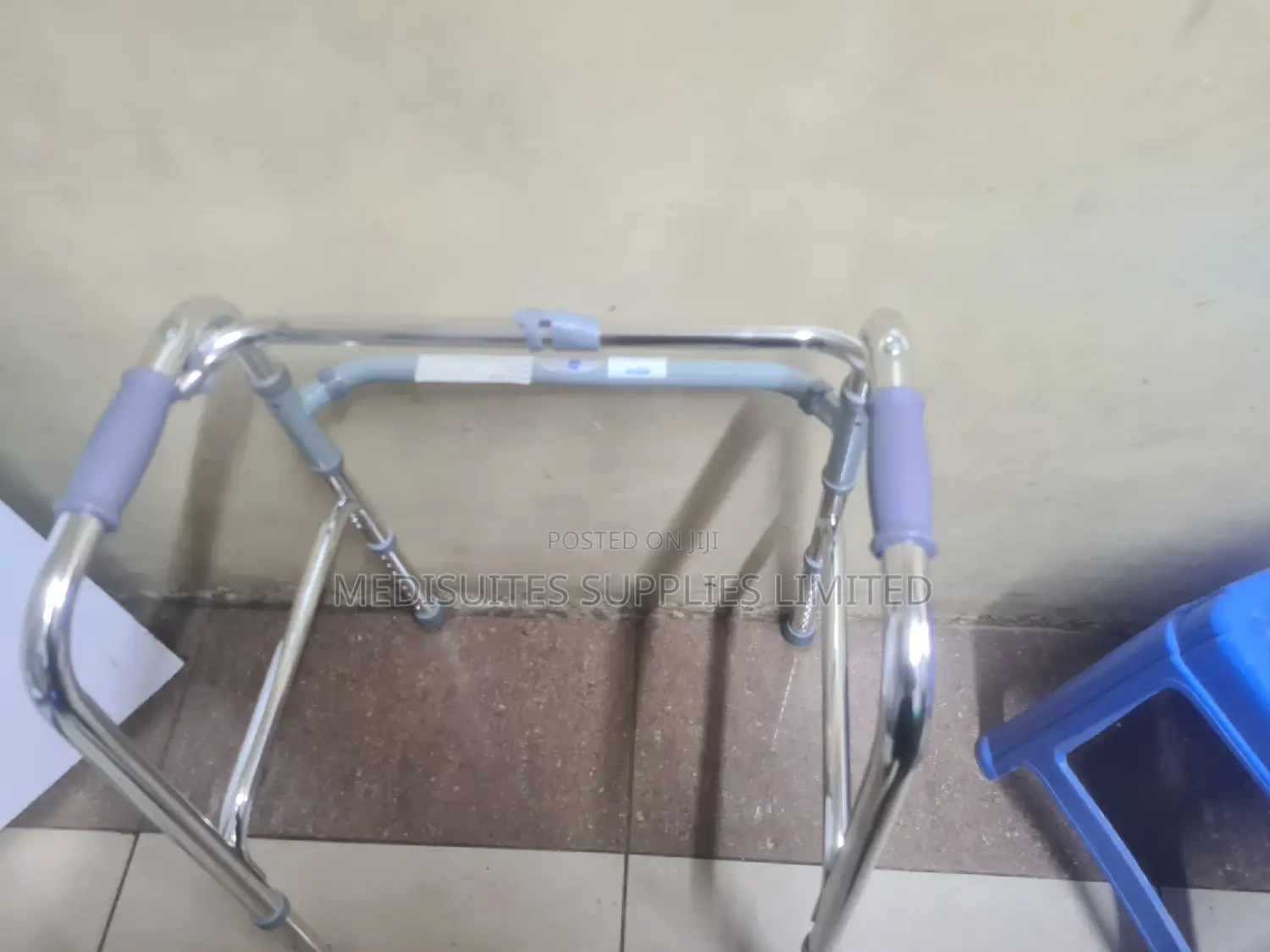 Foldable Walking Frame Without Wheels*