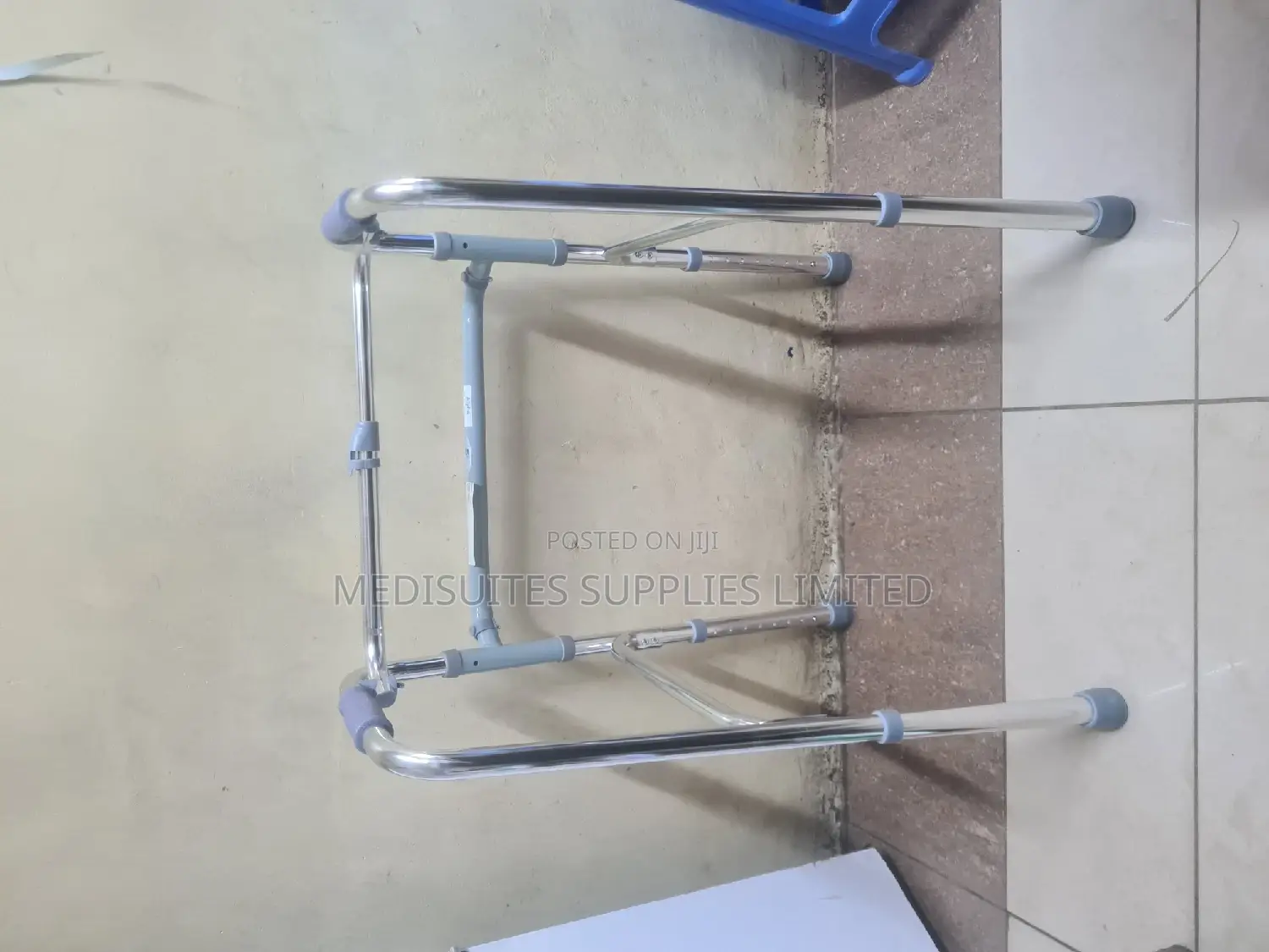 Foldable Walking Frame Without Wheels*