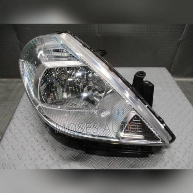 Headlight Nissan Tiida