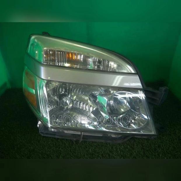 Voxy 2005 - 2008 Headlight - main view