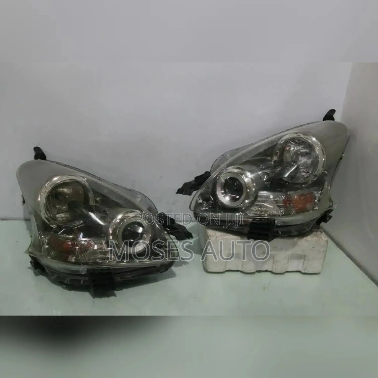 Ractis Headlight