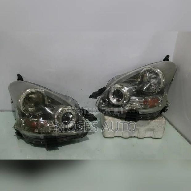 Ractis Headlight - main view