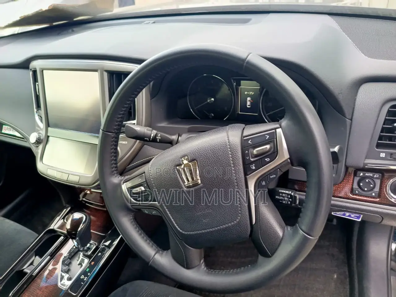 Toyota Crown 2017 Black