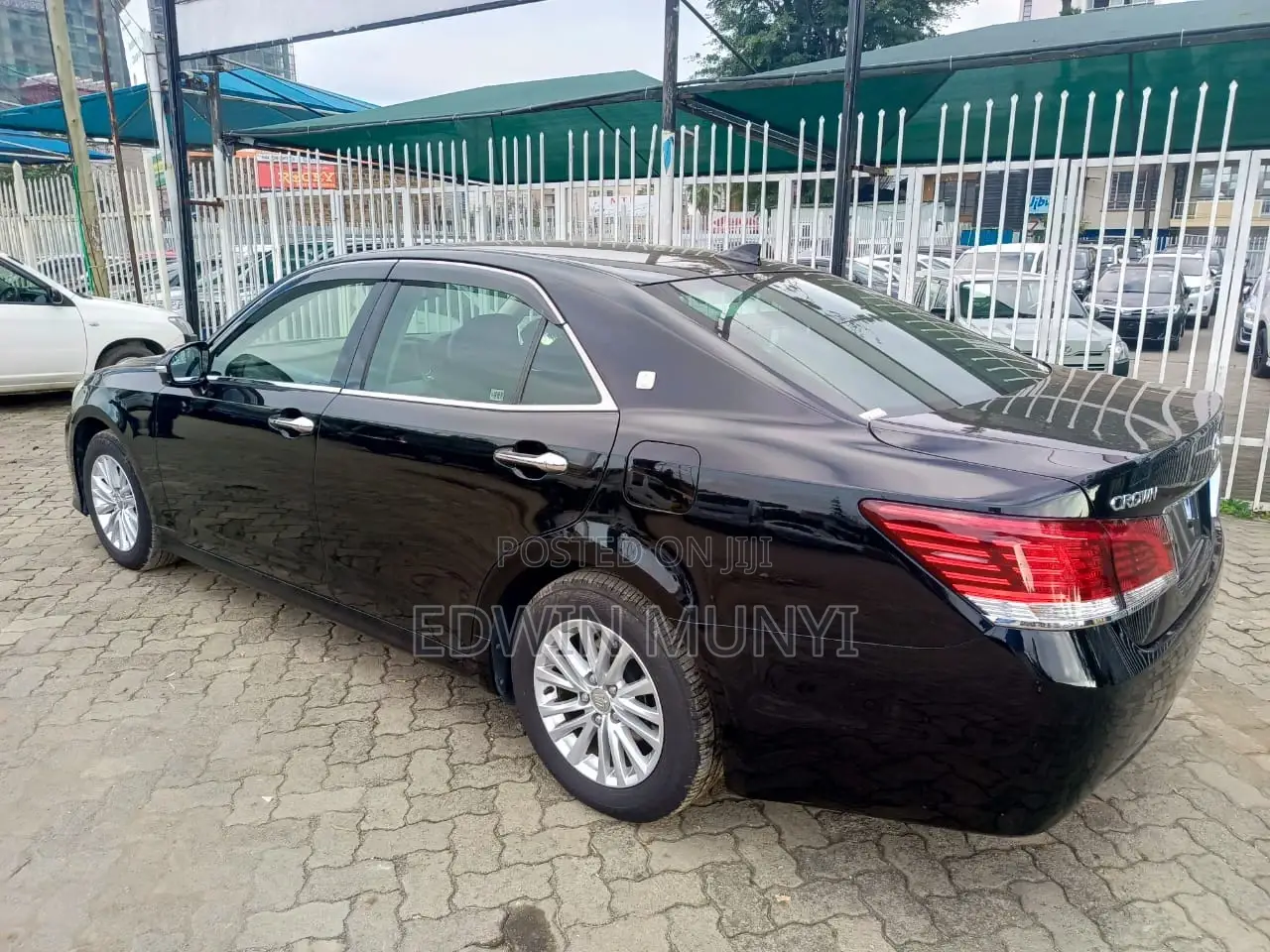 Toyota Crown 2017 Black