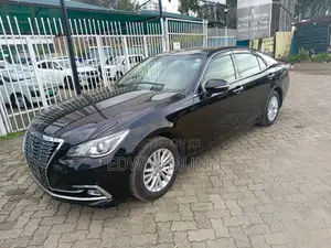 Toyota Crown 2017 Black