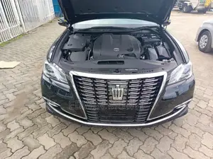 Toyota Crown 2017 Black