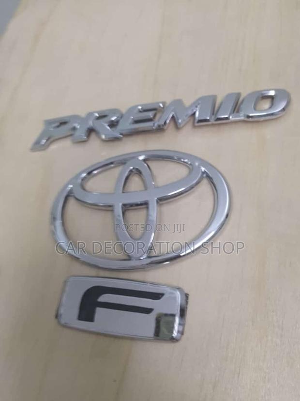 Premio Badge 1000 Each Logo