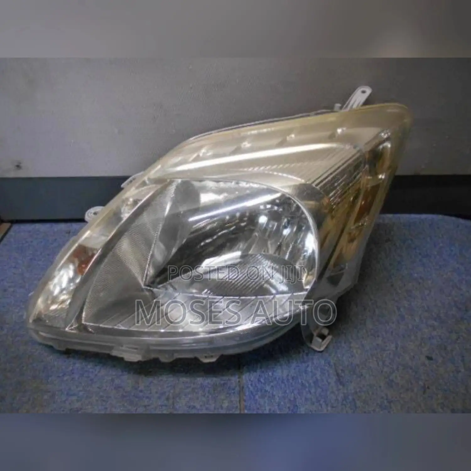 Passo Settee Headlight