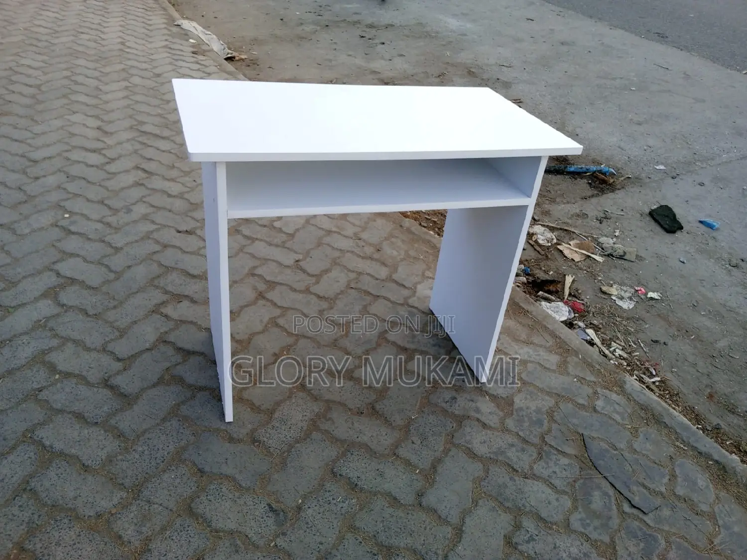 Manicure Table