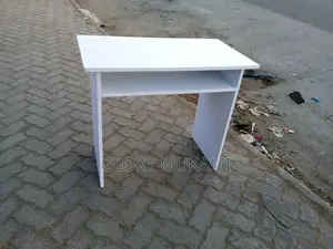 Manicure Table