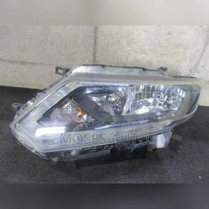 Nissan X-Trail T32 Headlight - main view
