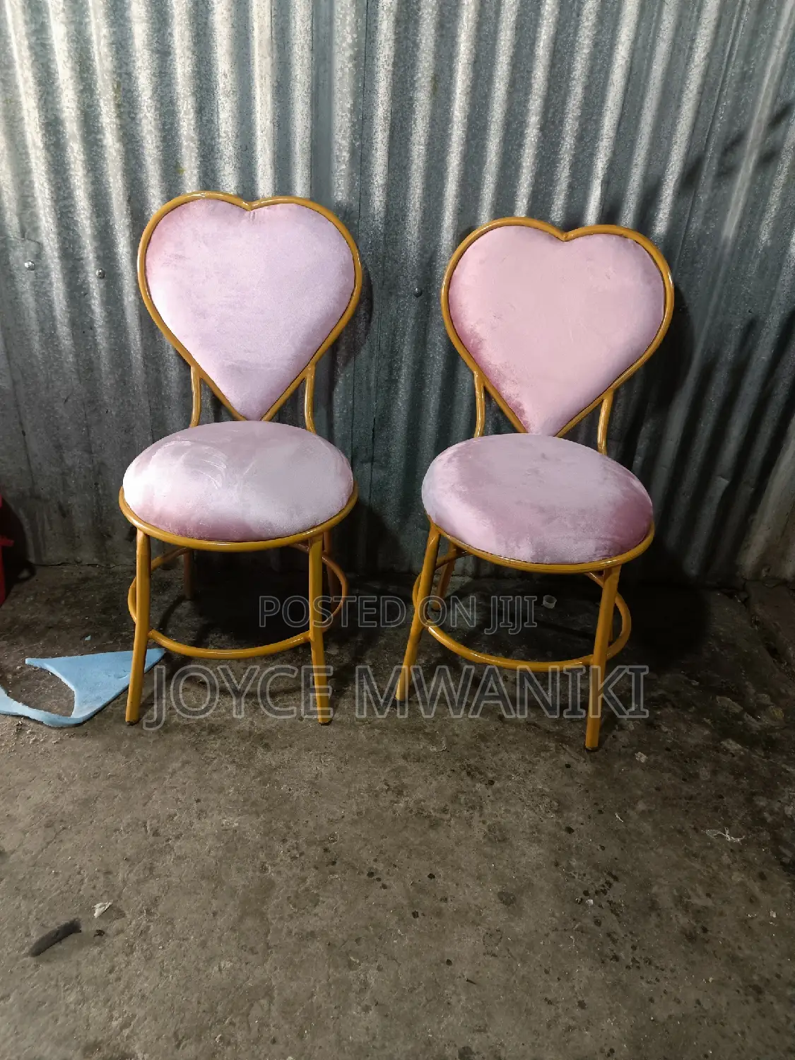 Manicure Seats, Unique and Stylish 
