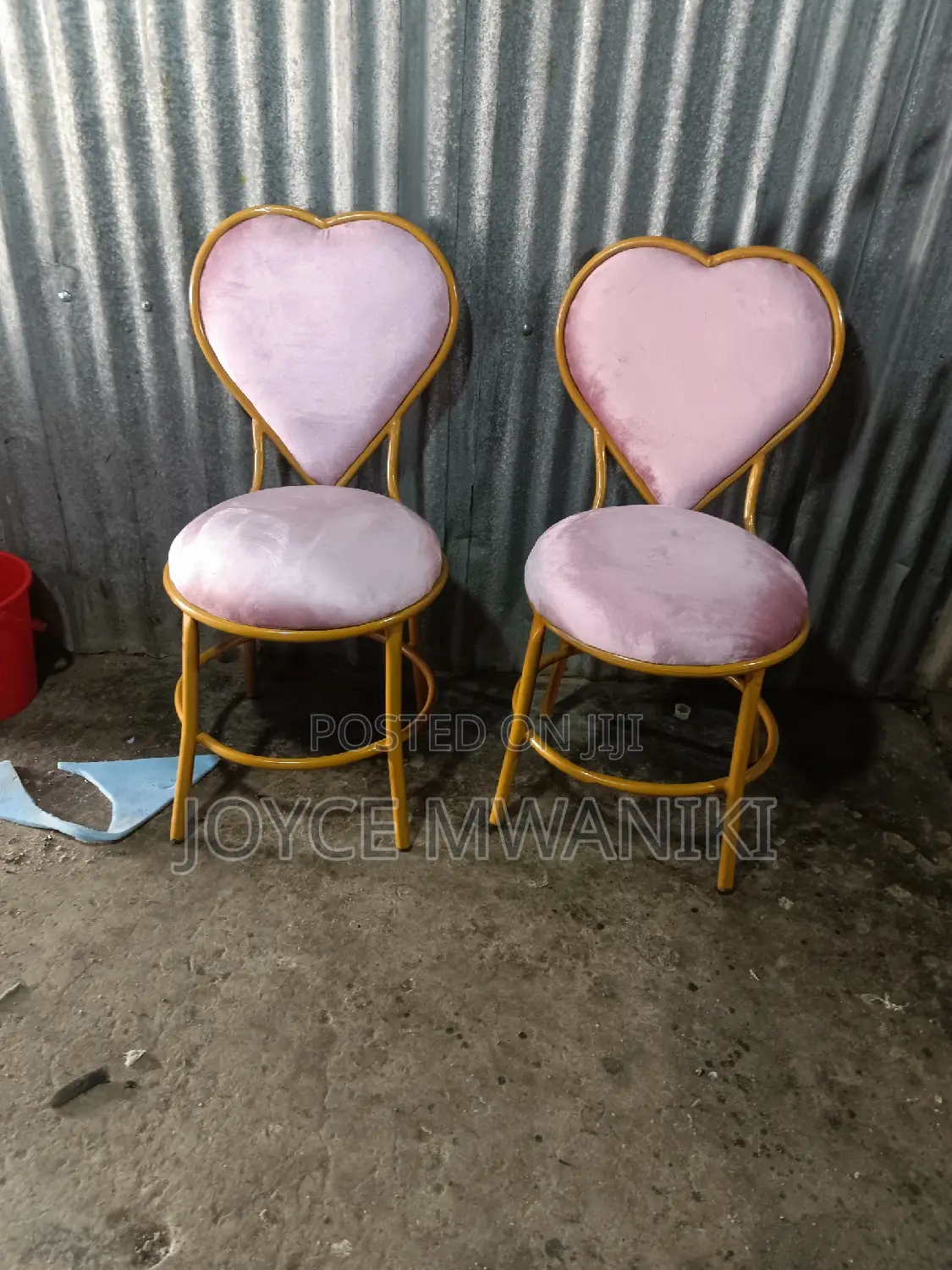 Manicure Seats, Unique and Stylish 