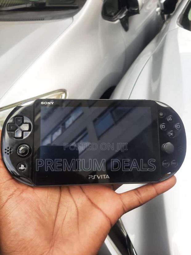 Ps Vita Used With 10games