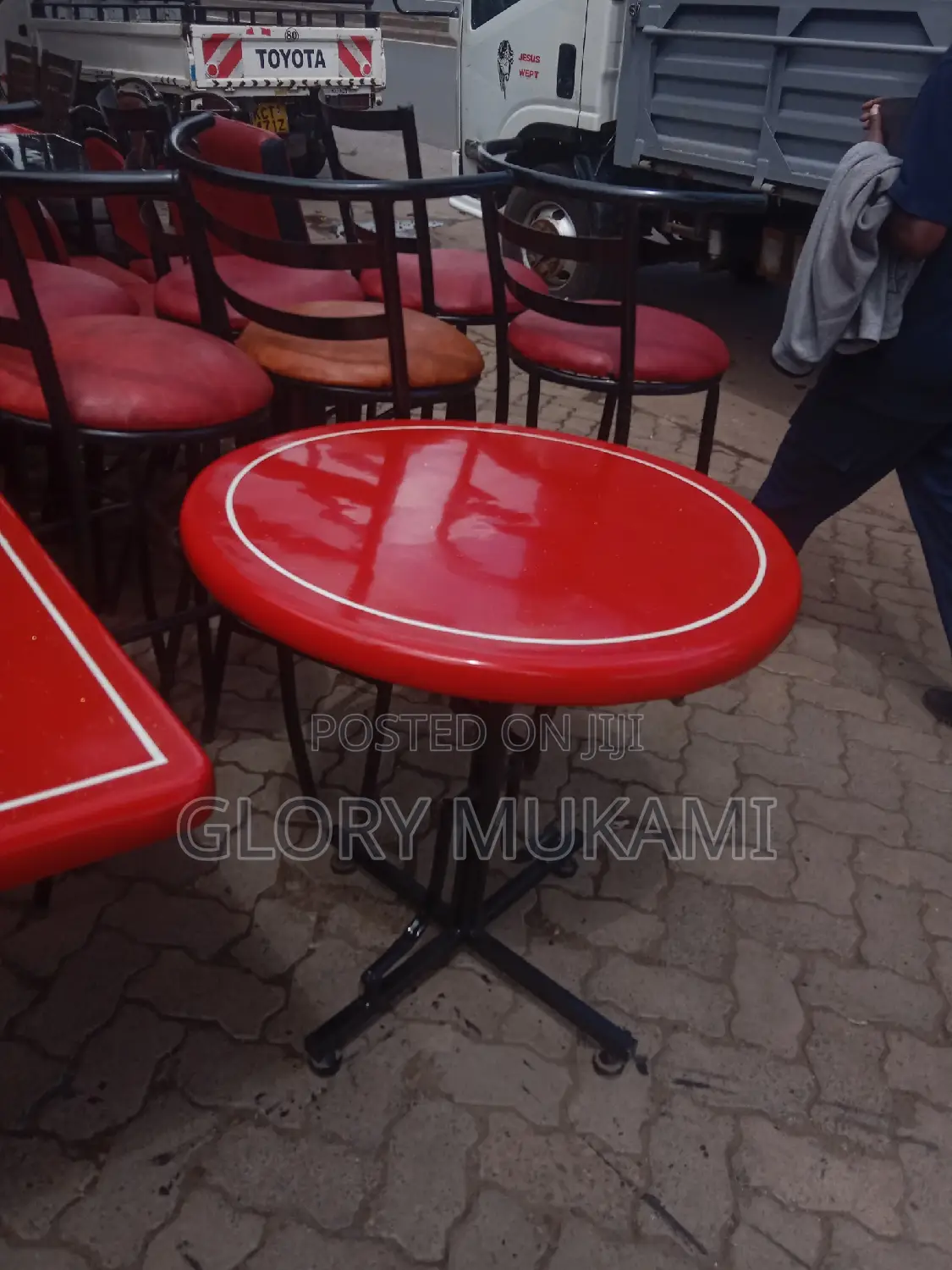 Restaurants and Bar Round Table
