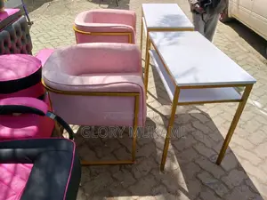 Manicure Table
