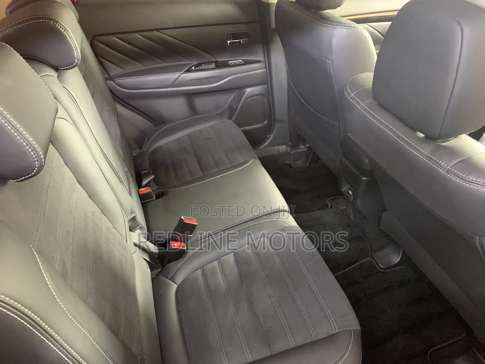 Mitsubishi Outlander 2.0 PHEV AWD 2017 Red