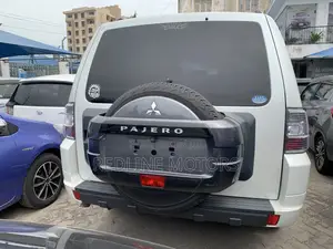 Mitsubishi Pajero 2017 White