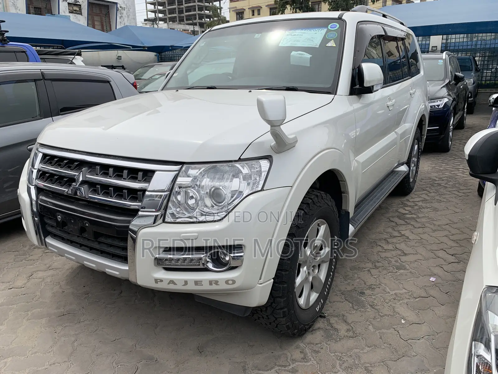 Mitsubishi Pajero 2017 White