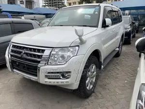 Mitsubishi Pajero 2017 White