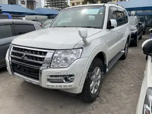 Mitsubishi Pajero 2017 White