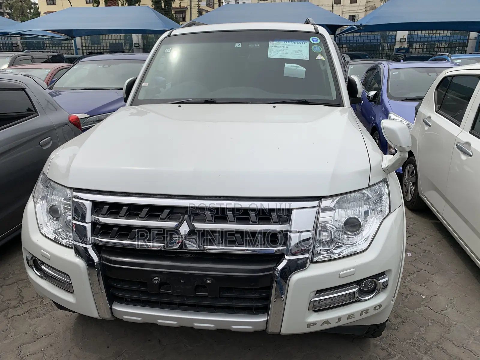 Mitsubishi Pajero 2017 White
