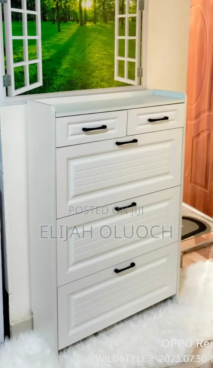 Bucket Flip Shoe Cabinet*